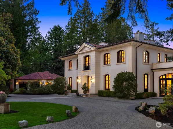 8010 Grand Avenue NE, Bainbridge Island, WA 98110