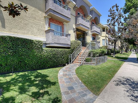 2nd image of 7035 Woodley Ave Unit 213