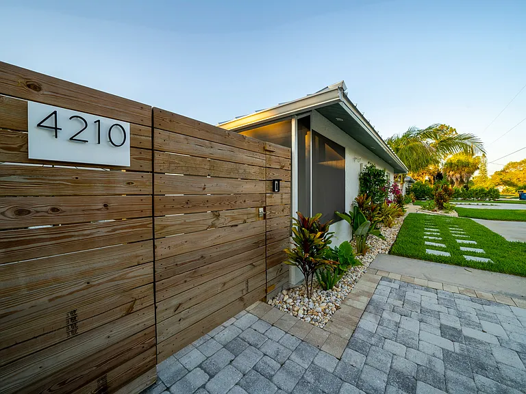 4210 Mariner Ln — Photo 32