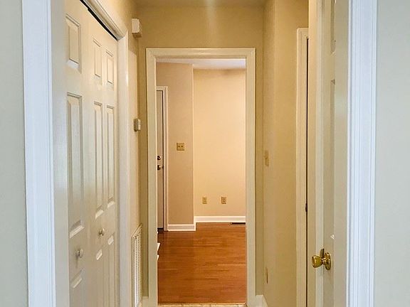 5th image of 407 N Mecklenburg Ave