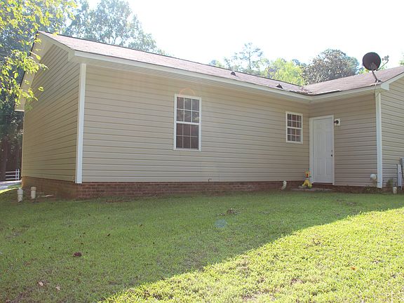 3rd image of 2538 Lewis Dr