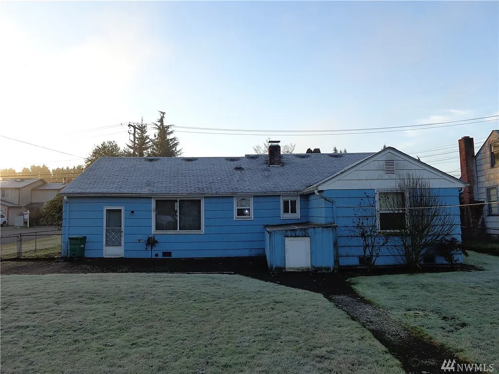 1117 3rd St SE photo 1