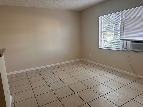 5th image of 2549 Dixie Pkwy