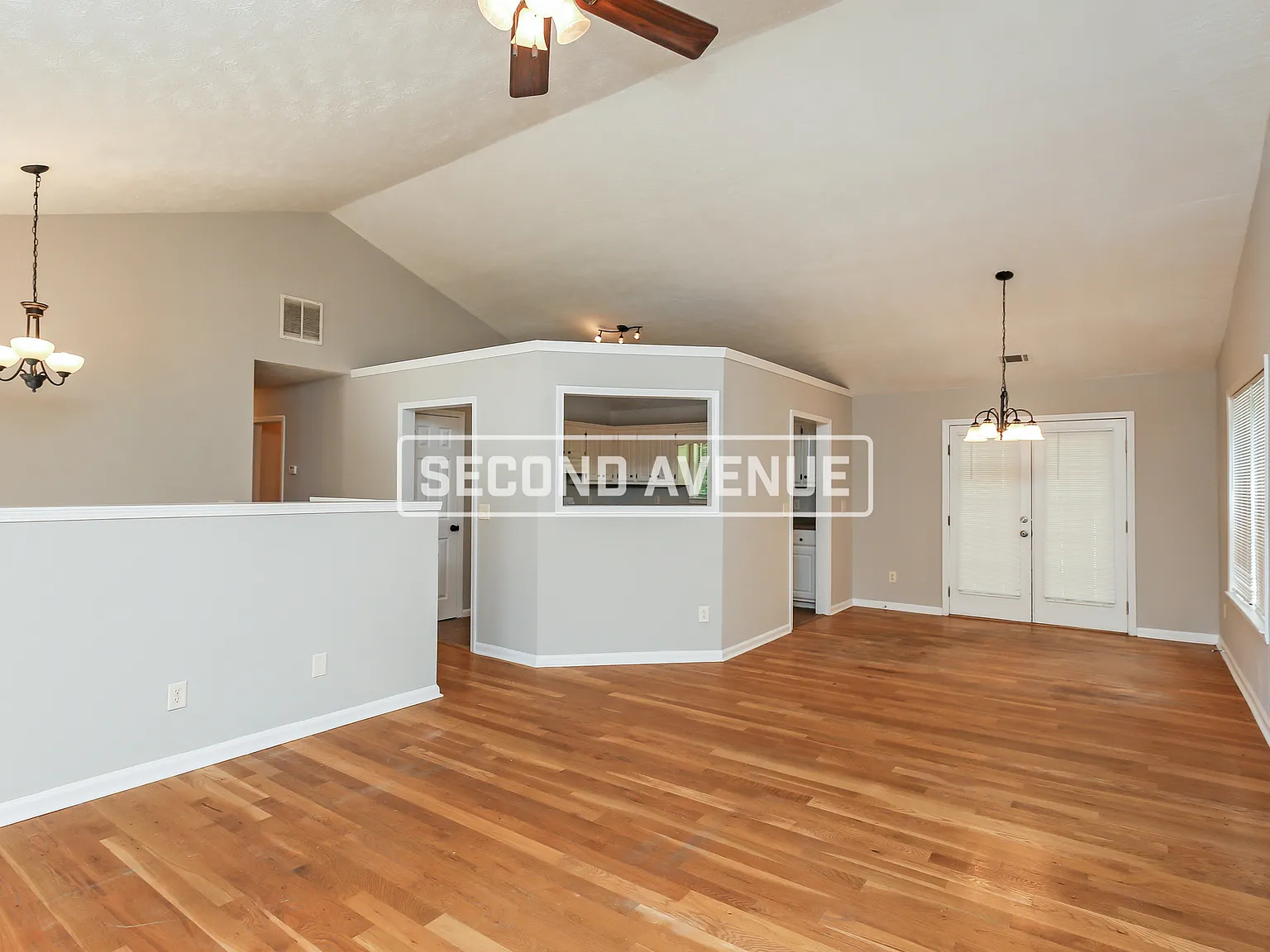 4 bed, 3.0 bath, 2004 sqft, $2,095 — Photo 4
