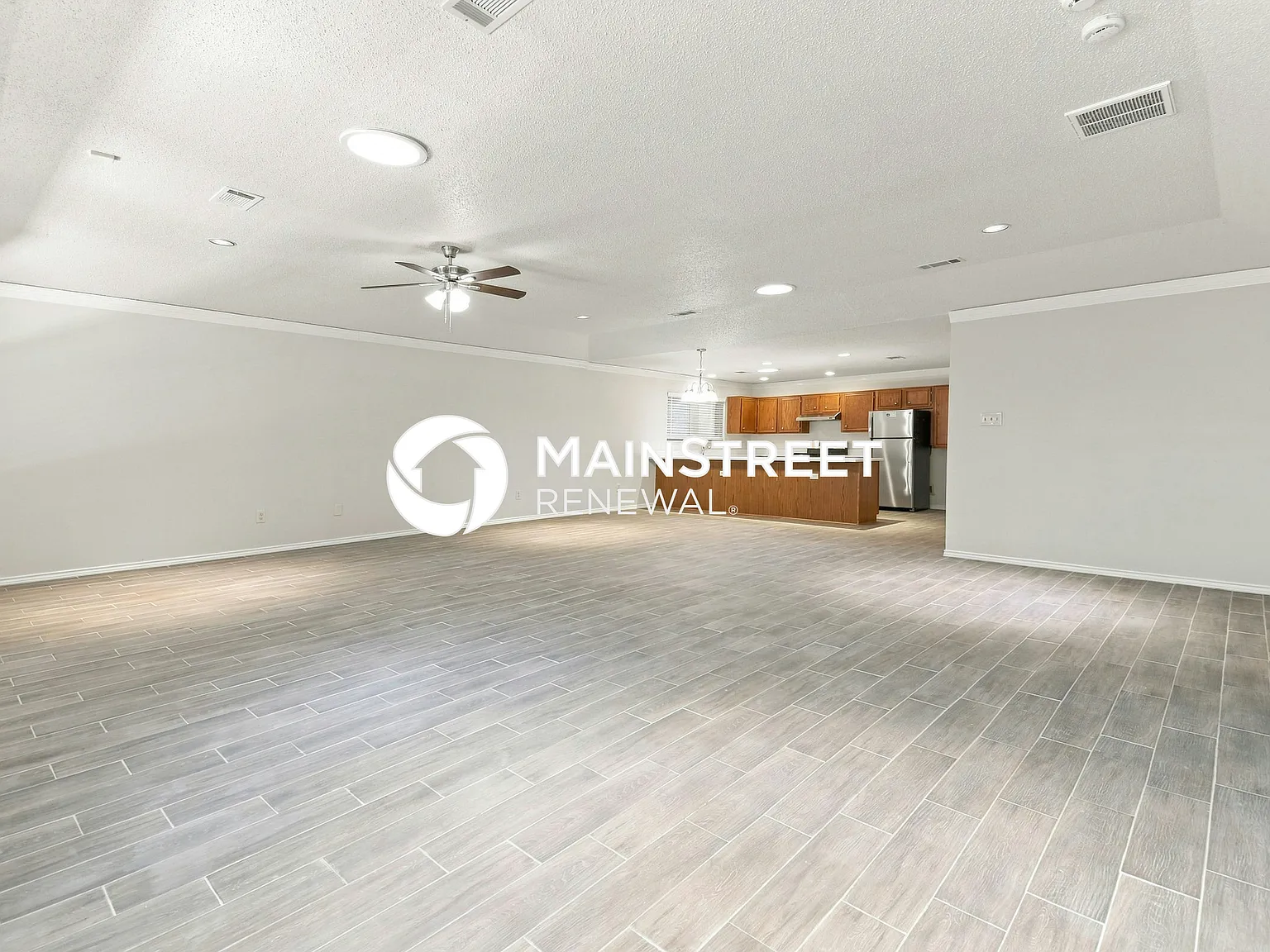 2519 Meadowview Dr — Photo 3