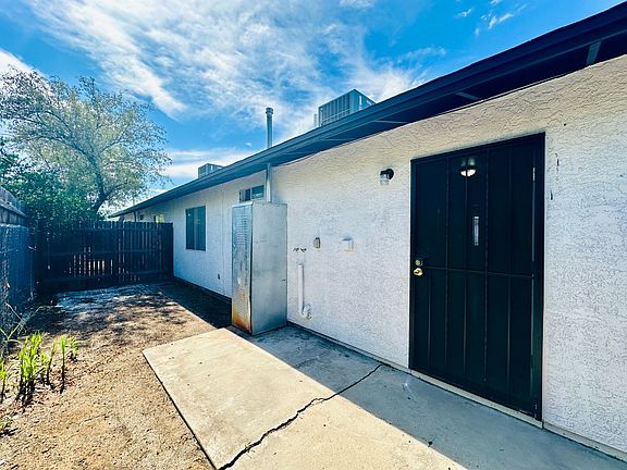 5th image of 2221-2229 N Bell Ave #2221-1