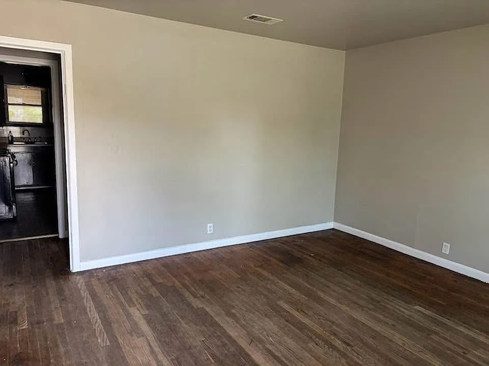 2 bed, 804 sqft, $1,325 — Photo 2