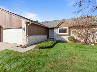 41175 Victoria Dr, Clinton Township, MI 48038