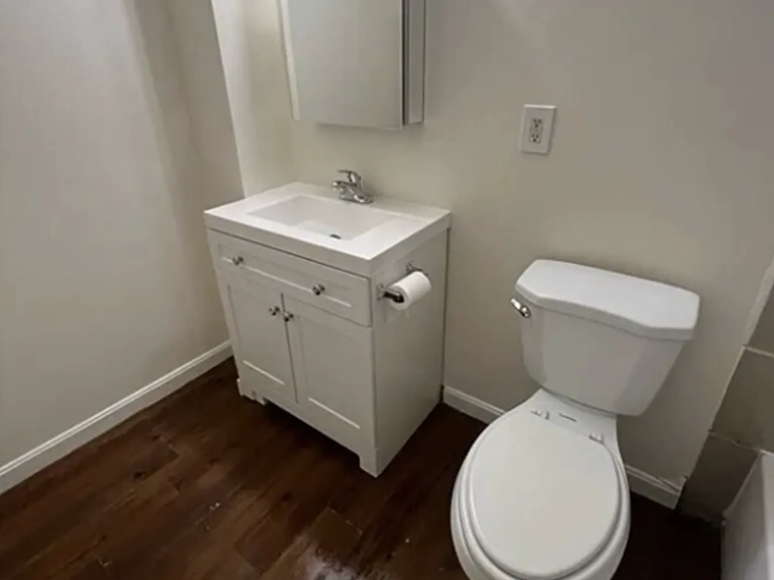 3 bed, 1100 sqft, $2,300 — Photo 3