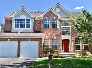 8249 Tenbrook Dr, Gainesville, VA 20155
