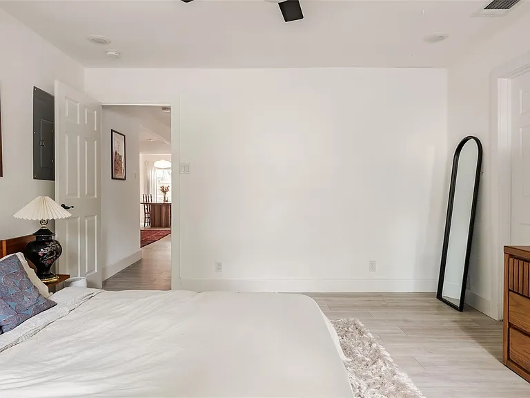 904 Acorn Oaks Dr — Photo 12