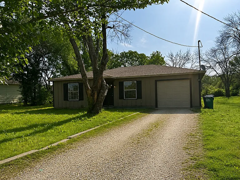 3525 Country Club Rd — Photo 1
