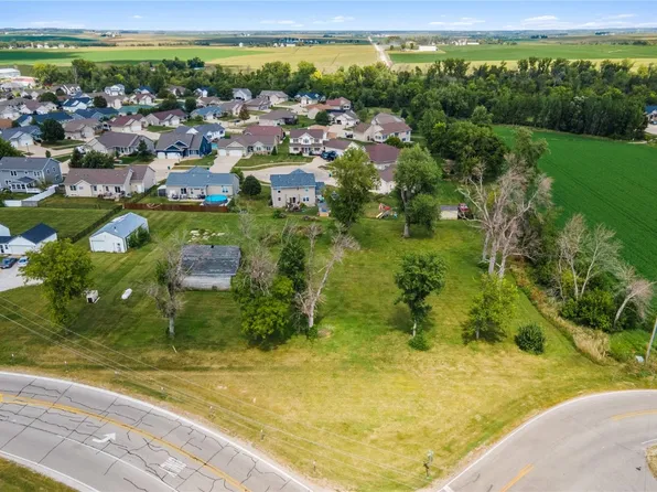 305 Park Ridge Rd, Atkins, IA 52206