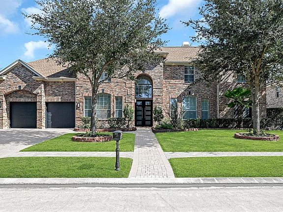 5th image of 12131 Lismore Lake Dr