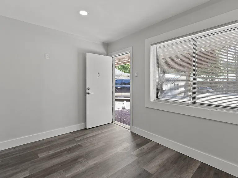 620 Sudderth Dr #3 — Photo 6