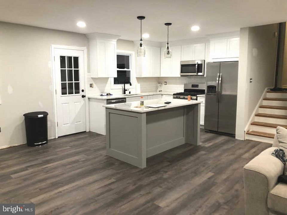 2nd image of 2506 Thames Ct