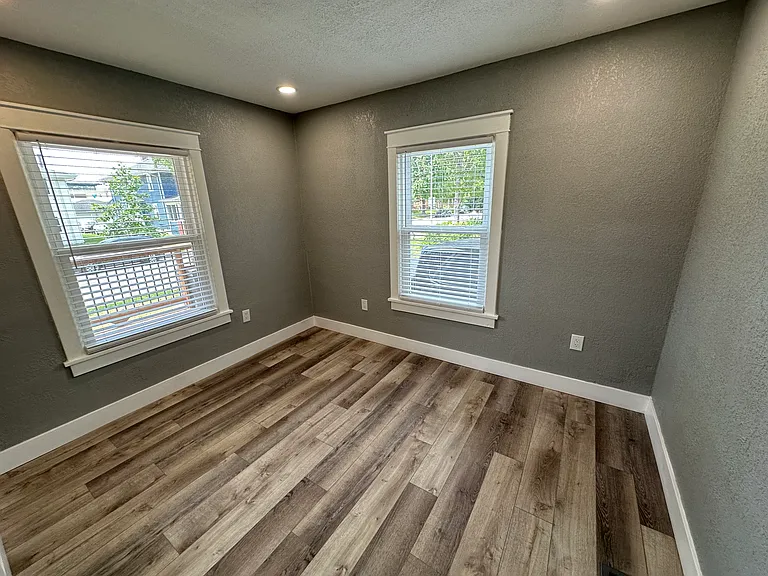 826 E 21st Ave #1 — Photo 10