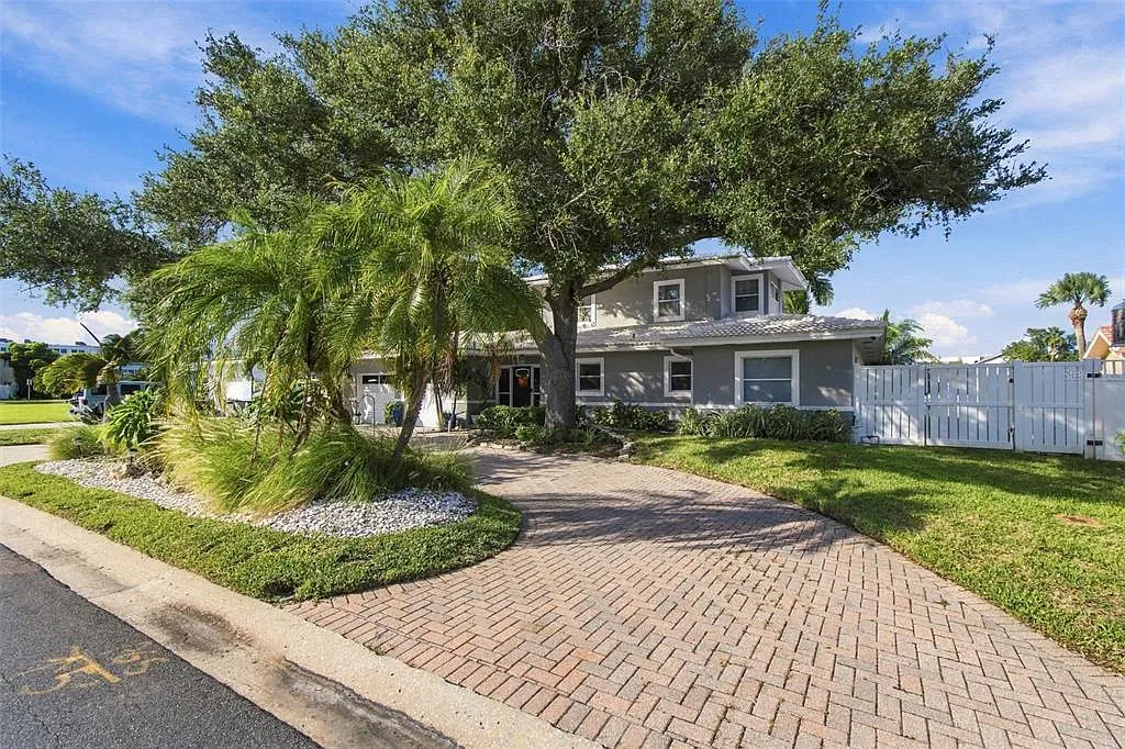 4 bed, 3.5 bath, 2177 sqft, $7,000 — Photo 3