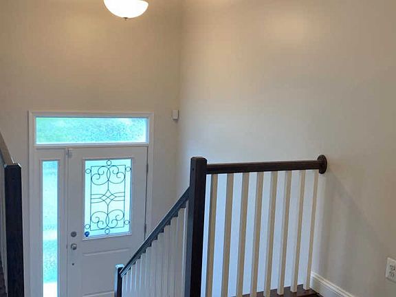 3rd image of 115 N Meadow Dr