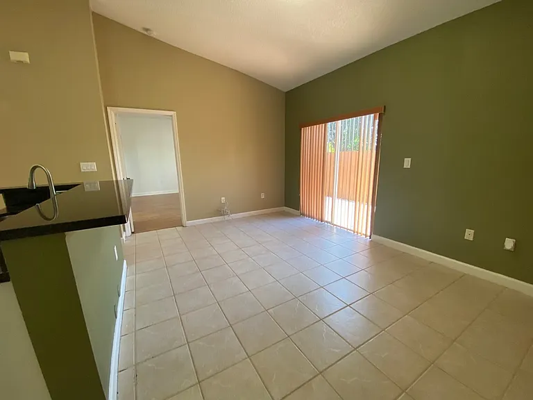 16246 SW 103rd Ter — Photo 5