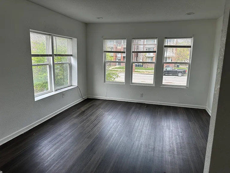 2704-2706 Benton Blvd #1S — Photo 9