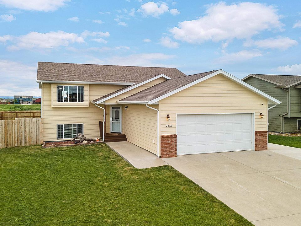 1st image of 743 Radial Ln