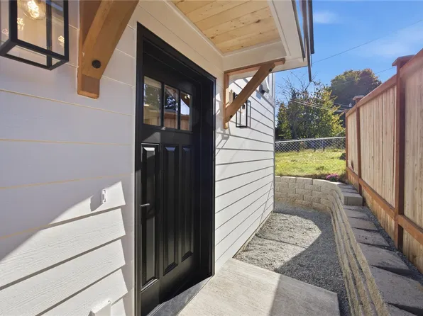 6611 Commercial Avenue #2, Everett, WA 98203