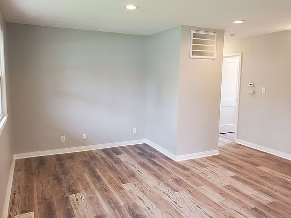 2nd image of 4850 Barlow Dr