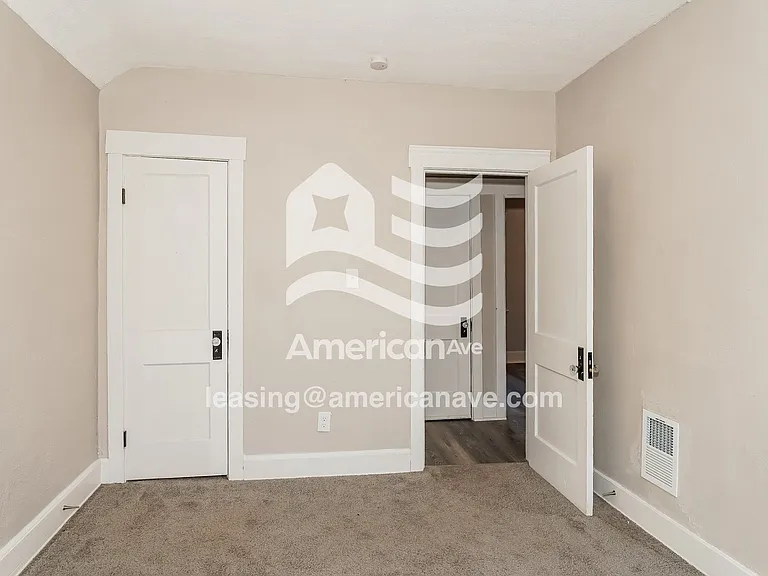 438299_008_wm_-_main_bedroom_13585019.jpg