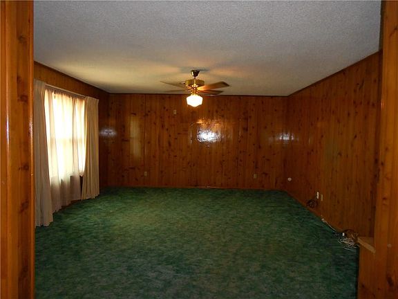 4th image of 1134 Burger St