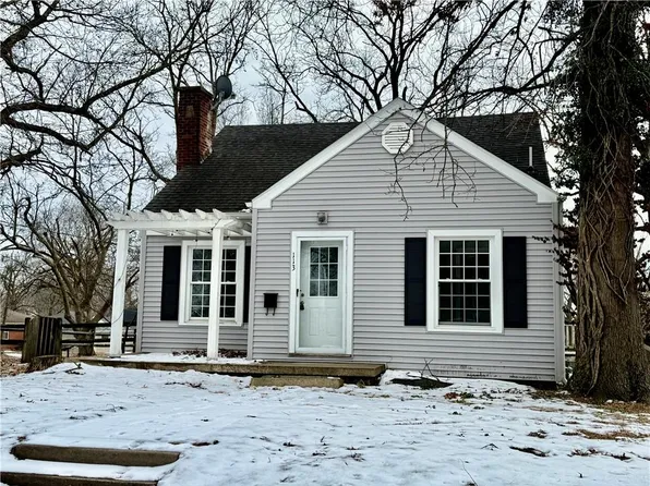 113 W Royle St, Richmond, MO 64085