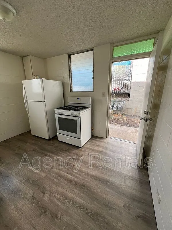 2 bed, 1.0 bath, $1,900 — Photo 3
