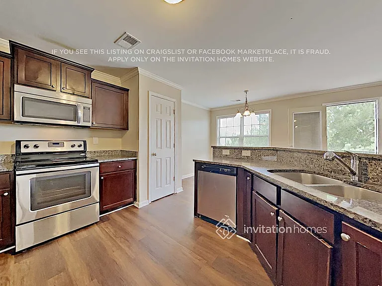 5817 Bradshaw Ct — Photo 10