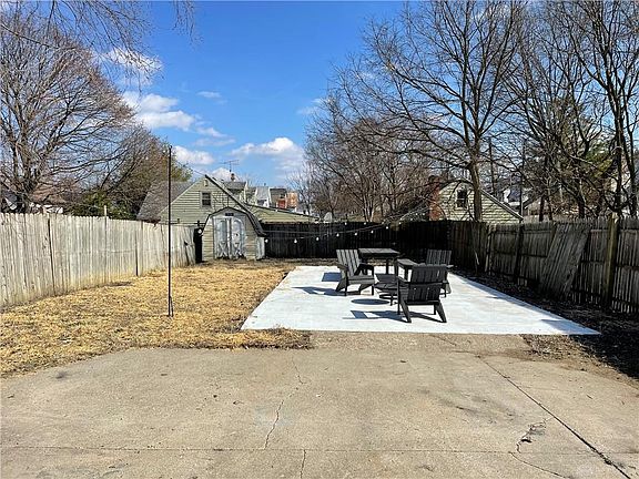 4th image of 324 N 6th St