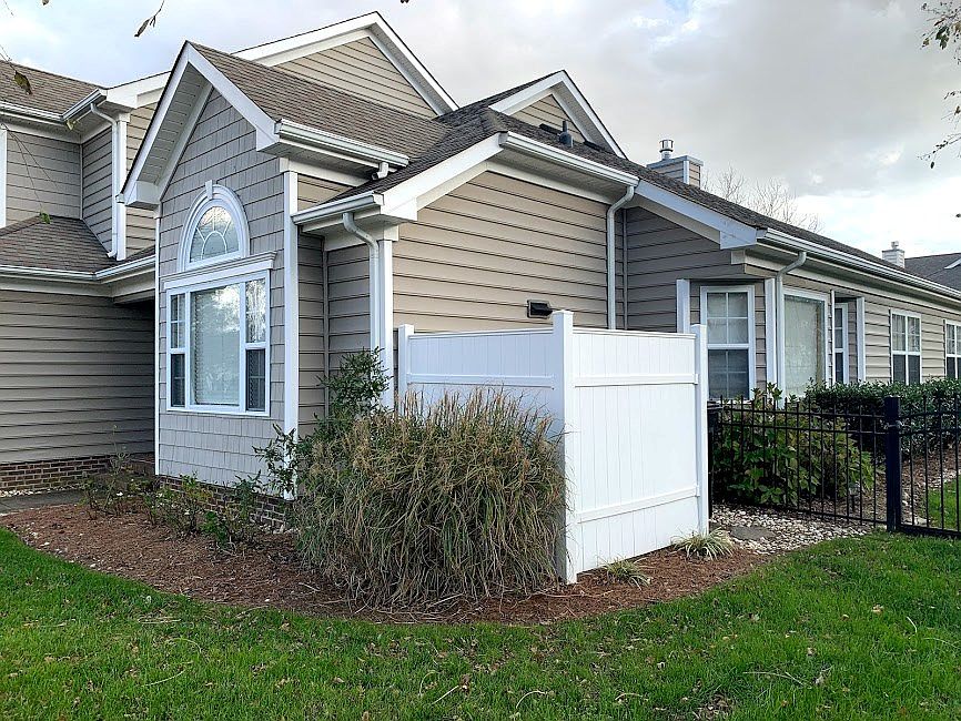 1st image of 107 Saratoga Pl