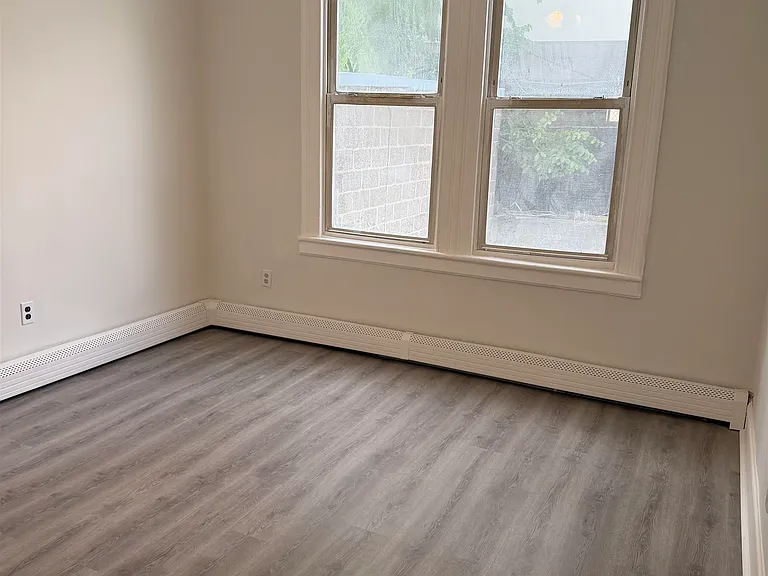 711A 27th St #1 — Photo 8