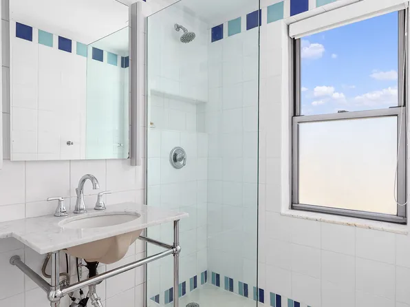 175 West 13th Street image 11 of 14