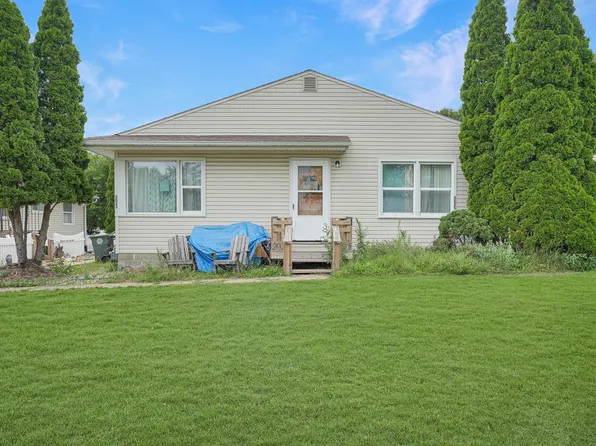 2023-2025 Burton Ave, Waterloo, IA 50703