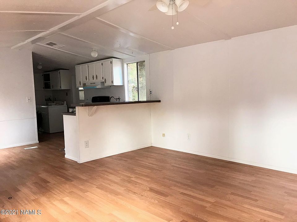 1st image of 754 E Zuni Dr