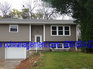 448A Connie Ln, Cottage Grove, WI 53527