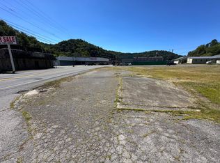993 S Lake Dr, Prestonsburg, KY 41653