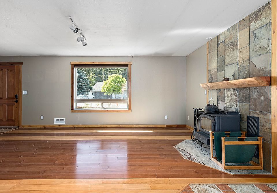 1st image of 636 El Mirador St