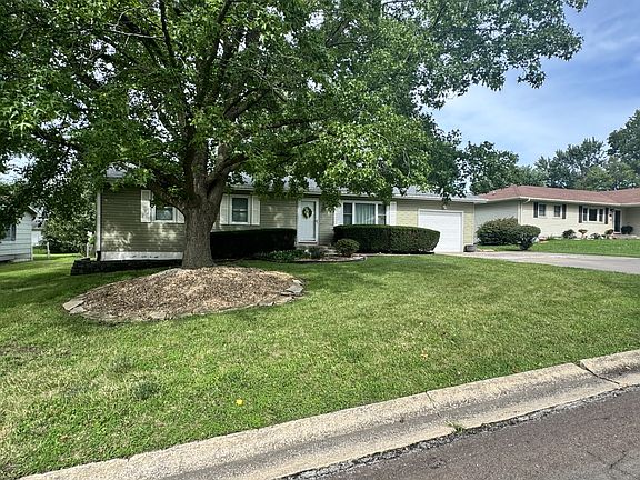 2nd image of 1800 Fairchild St