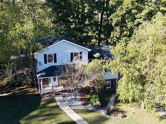 2nd image of 1132 Poplar Hollow Rd