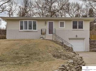 30 Susan Ln, Council Bluffs, IA 51503