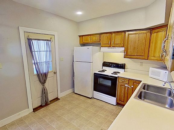 3rd image of 22 Church St