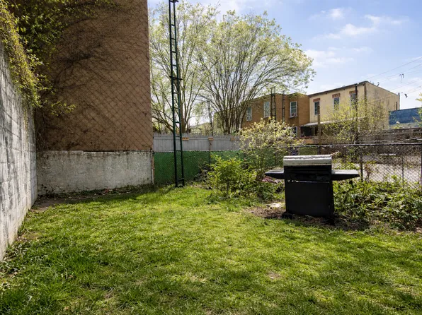 686 Woodward Avenue image 1 of 7