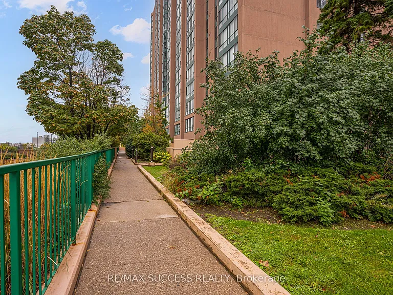145 Hillcrest Ave #713 — Photo 10