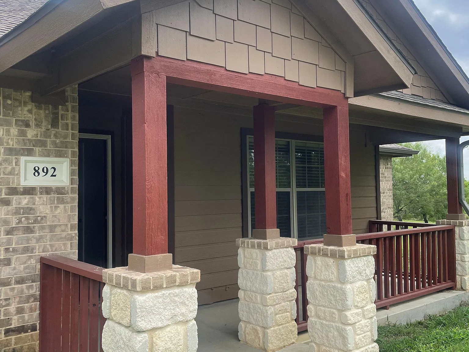 3 bed, 2.0 bath, 1431 sqft, $1,825 — Photo 2