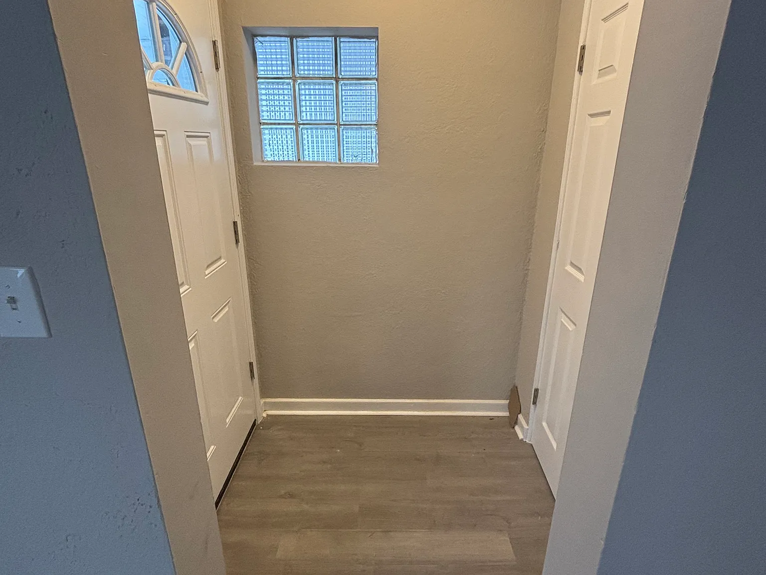 4 bed, 1984 sqft, $1,800 — Photo 4
